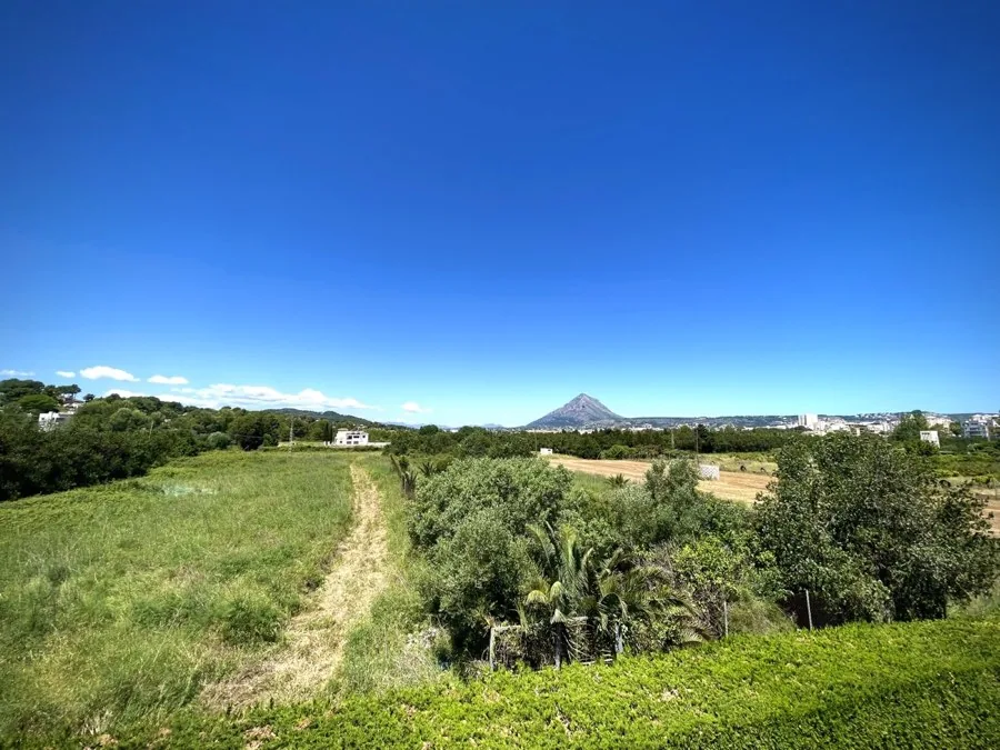 Vistas abiertas desde la primera planta