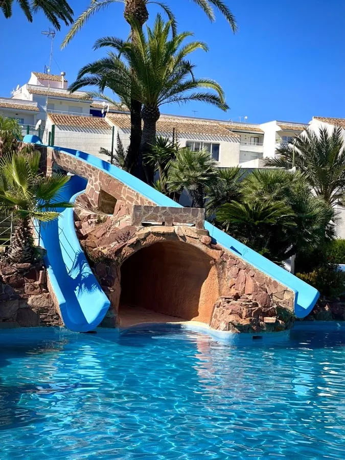 Jardines de la piscina