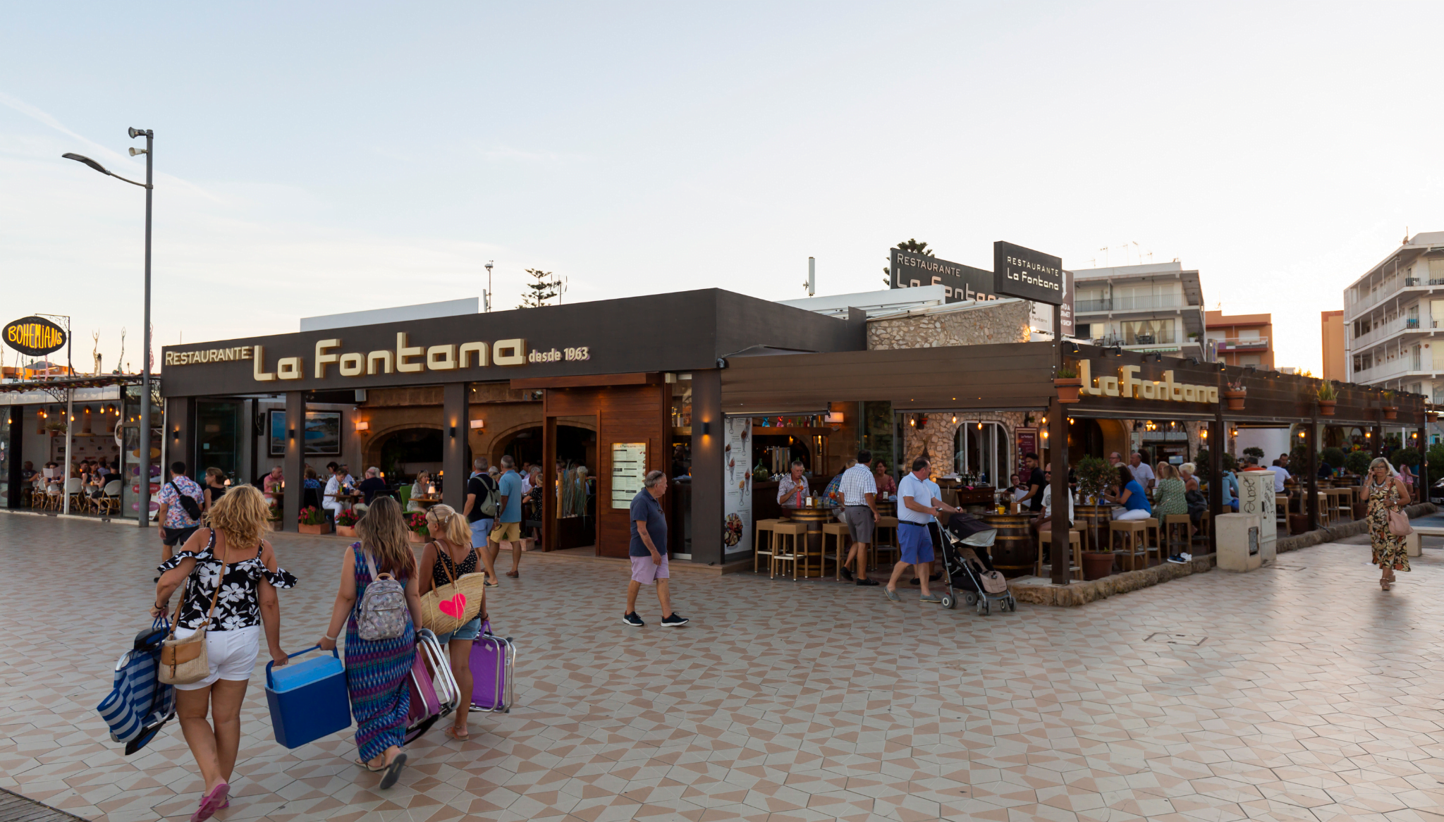 Gastronomía 7 fachada de la fontana en paseo de la playa del arenal 1